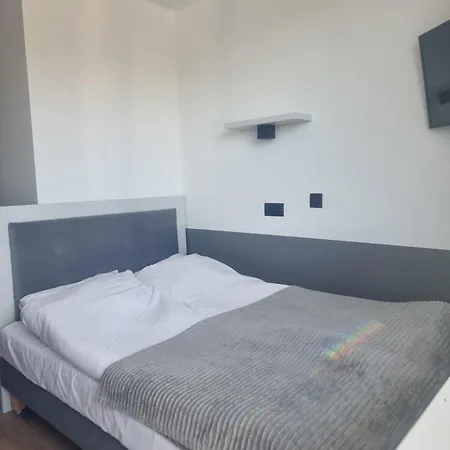 ホテル Sp Zoz Sanatorium Uzdrowiskowe Mswia W Krynicy-zdroju クリニツァ・ズドルイ